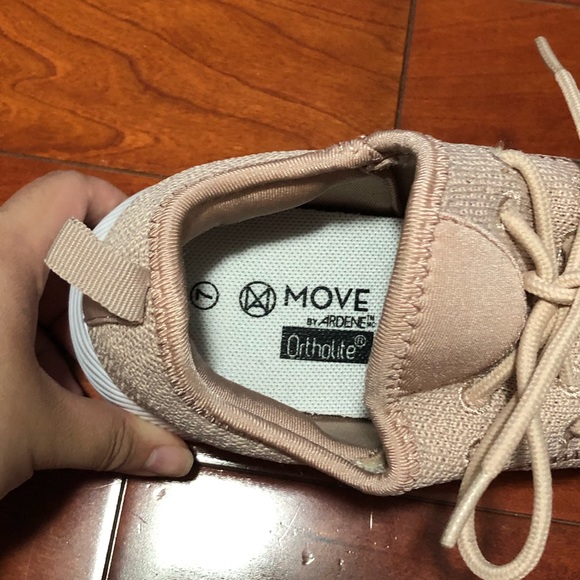 SOLD Ardene Orthodite Sneakers - Picture 4 of 4